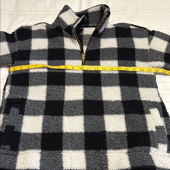 Old Navy Black and White Sweatshirt Buffalo Plaid - Picture 6 of 8